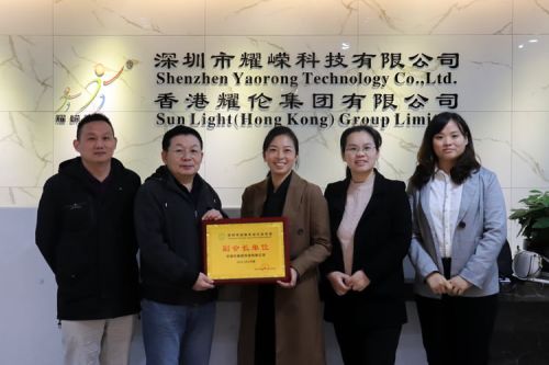 Mr. Xu Dong from Shenzhen Facility Agriculture Association visited and guided