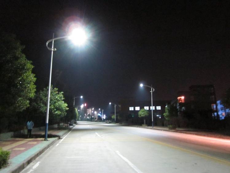 What are the precautions for LED street light design?